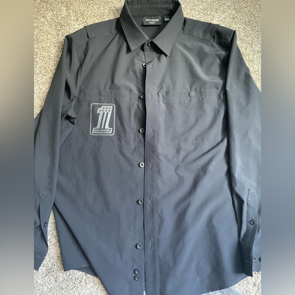 Harley-Davidson Men’s Long Sleeve button down shirt in like new condition SZ L